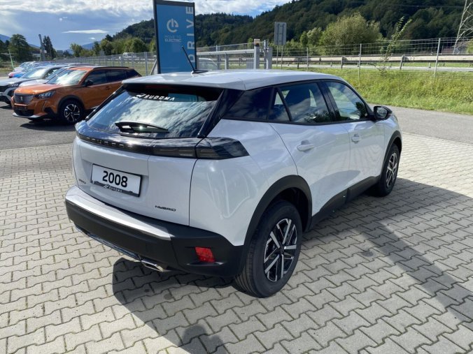 Peugeot 2008, Peugeot 2008 STYLE Hybrid 145 e-DCS6, barva bílá