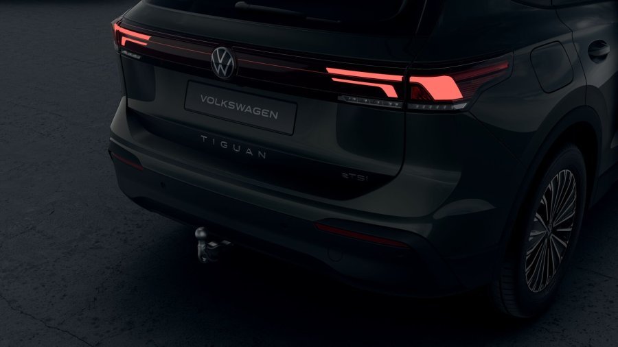 Volkswagen Tiguan, Tiguan People 1,5 eTSI 96 kW mHEV, barva zelená
