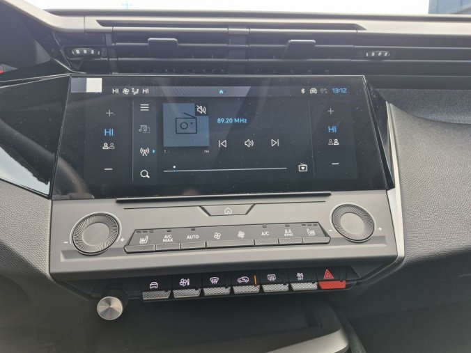 Peugeot 308, Peugeot 308 SW ALLURE Hybrid 145 e-DCS6, barva zelená