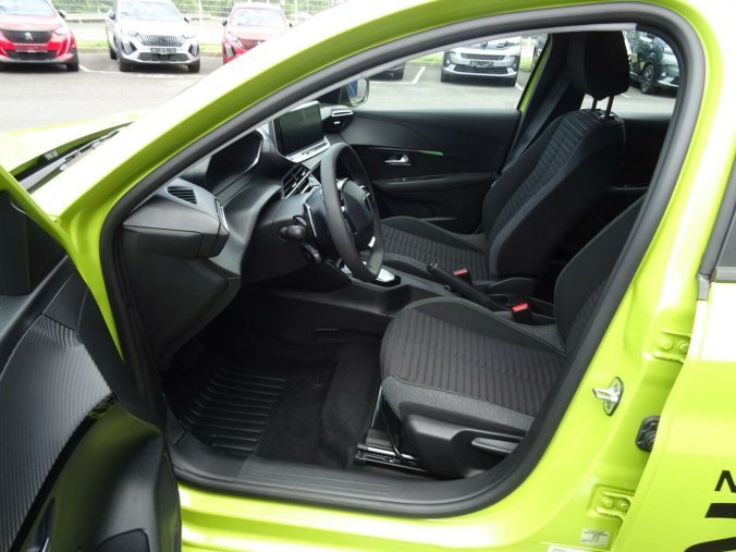 Peugeot 208, Peugeot 208 ACTIVE Hybrid 110k e-DCS6, barva žlutá