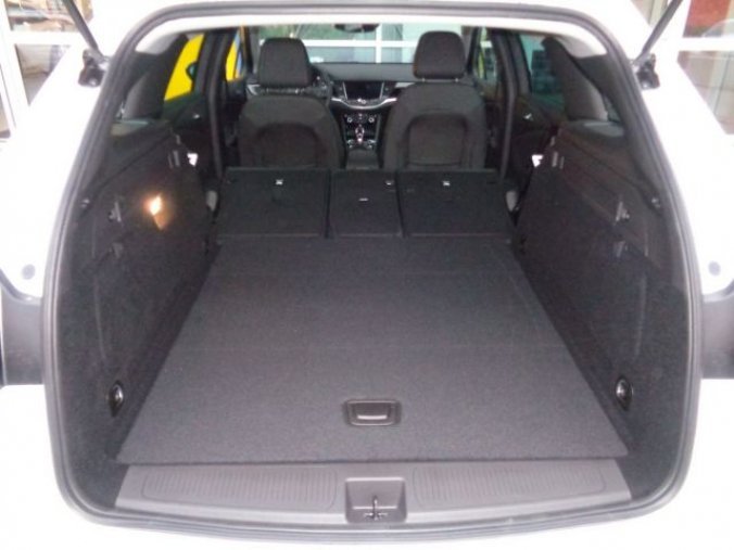 Opel Astra, K Sports Tourer Elegance F 12, barva bílá