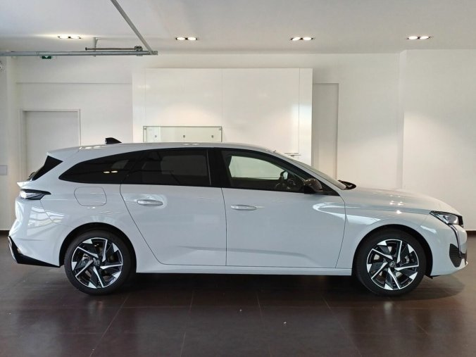 Peugeot 308, Peugeot 308 SW ALLURE BlueHDi 130 S&S EAT8, barva bílá