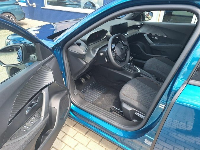 Peugeot 2008, Peugeot 2008 STYLE PureTech 100 M6, barva modrá