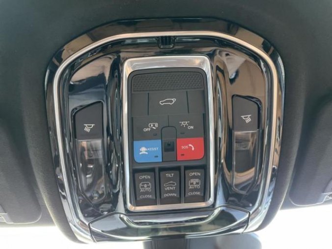 Jeep Grand Cherokee, 5,7 Summit Reserve, barva bílá