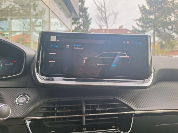 Peugeot 2008, Peugeot 2008 e-ALLURE 115 kW / 156 k (Bater, barva červená