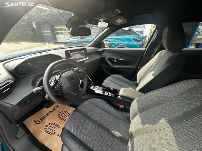 Peugeot 2008, Peugeot 2008 ALLURE PureTech 130k EAT8, barva modrá