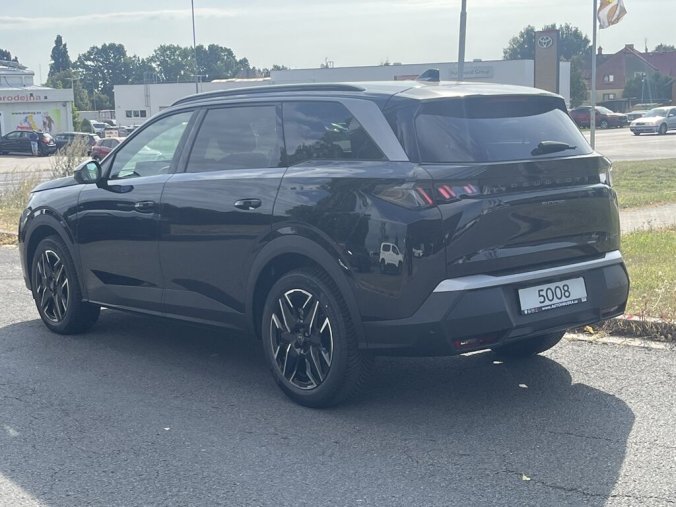 Peugeot 5008, Peugeot 5008 ALLURE Hybrid 145 e-DCS6, barva černá
