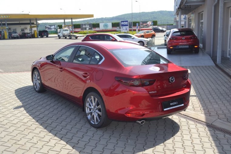 Mazda 3, Skyactiv G122, barva červená