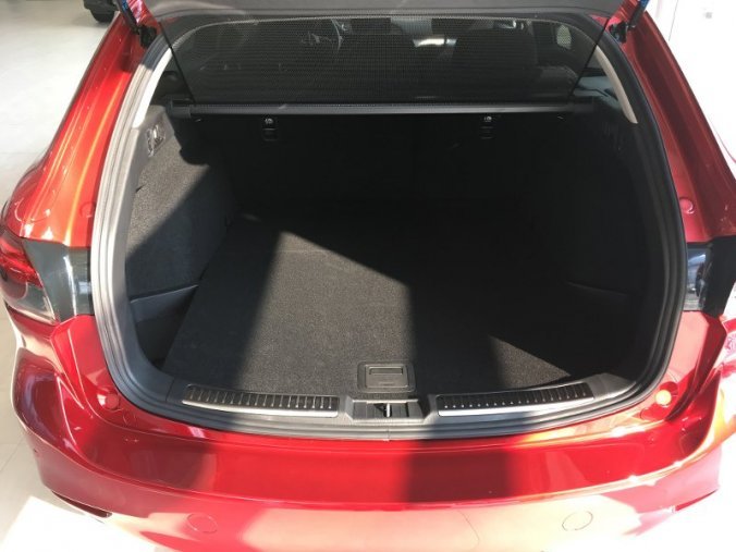 Mazda 6, 2.5i, barva červená