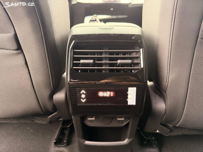 Peugeot 5008, Peugeot 5008 ALLURE Hybrid 145 e-DCS6, barva modrá