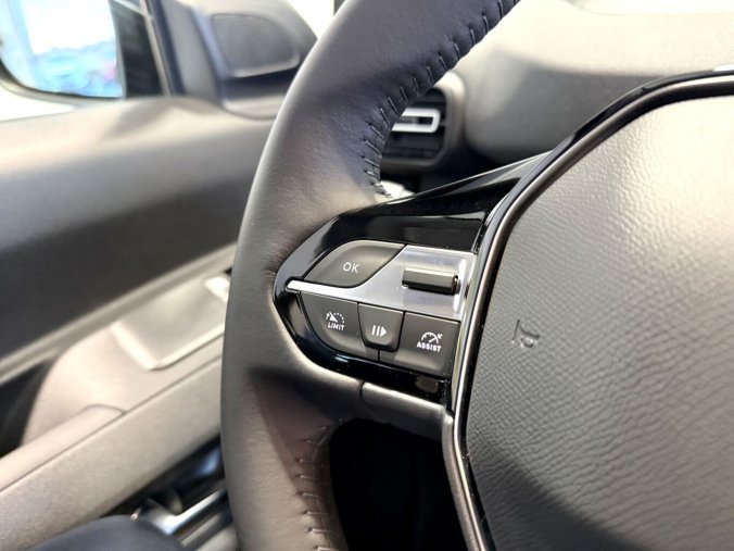 Peugeot Rifter, Peugeot Rifter ALLURE 110k, Benzin, 7 let záruka, barva zelená