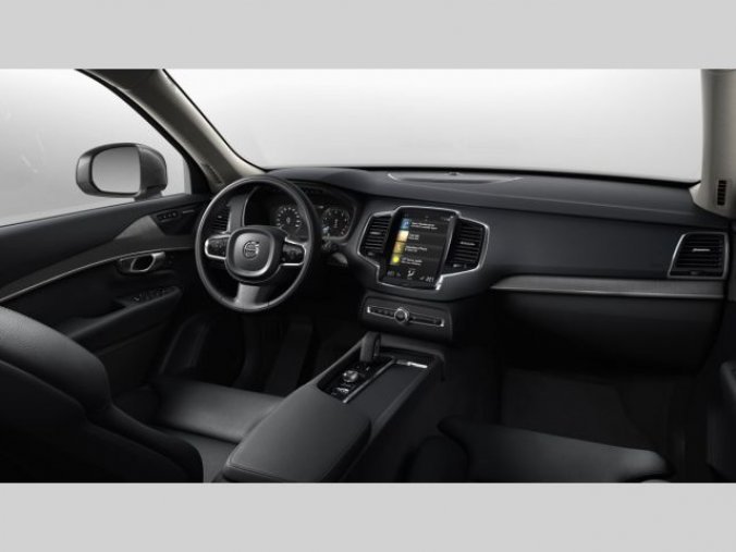 Volvo XC90, B5 2.0L 235 HP MOMENTUM PRO 7S, barva stříbrná