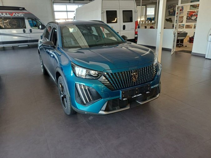 Peugeot 2008, Peugeot 2008 ALLURE 1.2 PureTech 7 let zár., barva modrá