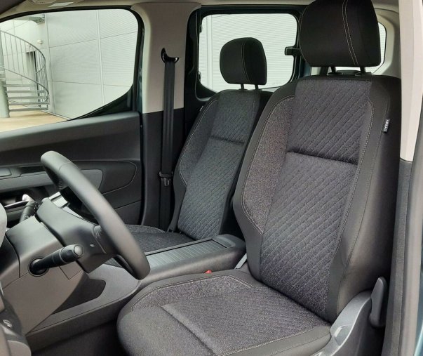 Peugeot Rifter, Peugeot Rifter ALLURE BlueHDi 100 S&S MAN6, barva modrá