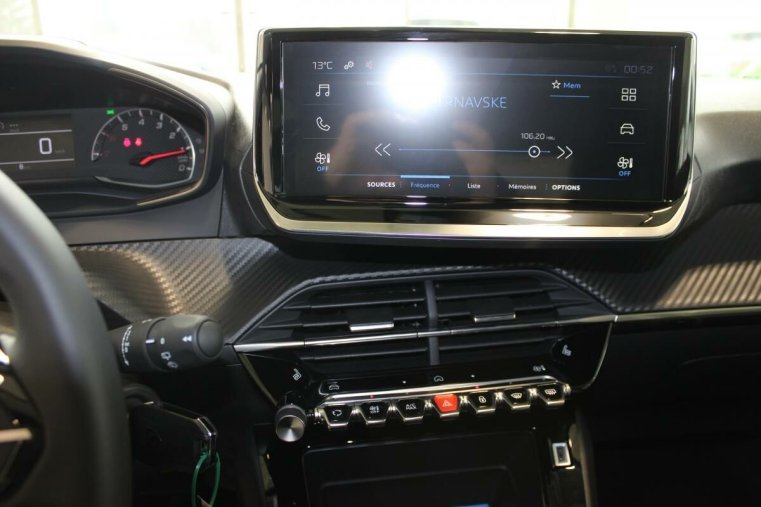 Peugeot 208, Peugeot 208 STYLE PureTech 100 S&S MAN6, barva žlutá