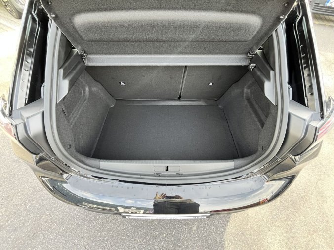 Peugeot 208, Peugeot 208 STYLE Turbo 100 MAN6, barva černá