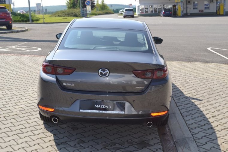 Mazda 3, Skyactiv G122, barva šedá