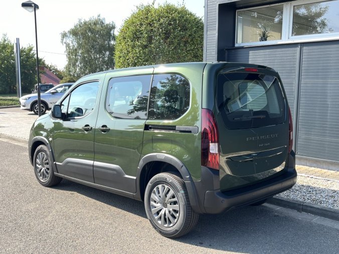 Peugeot Rifter, Peugeot Rifter ALLURE PureTech 110 S&S MAN6, barva zelená