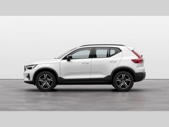 Volvo XC40, T2 1.5L 129 HP AT8 FWD CORE, barva bílá