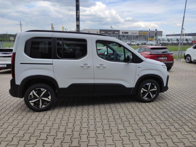 Peugeot Rifter, Peugeot Rifter ELEKTRIC GT 136 k, barva bílá