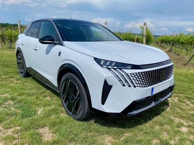 Peugeot 3008, Peugeot 3008 GT Hybrid 136 e-DCS6 - 7353, barva bílá