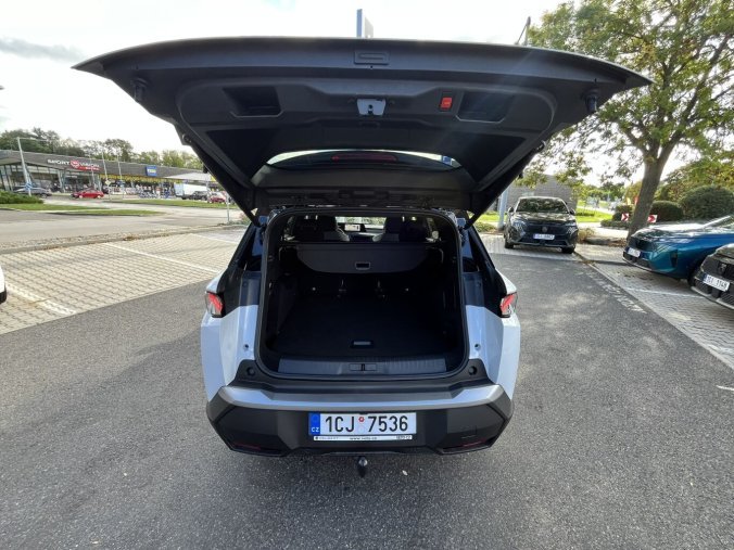 Peugeot 5008, Peugeot 5008 GT Hybrid 145 e-DCS6, barva bílá