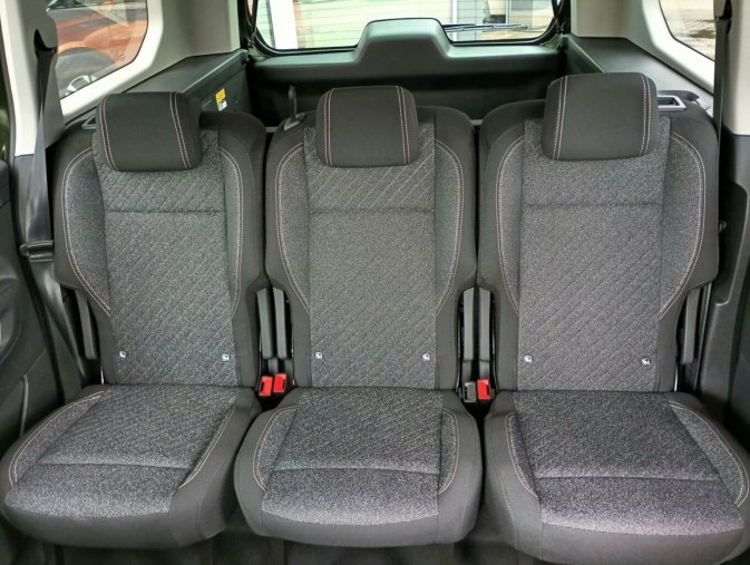 Peugeot Rifter, Peugeot Rifter LONG ALLURE BlueHDi 130 S&S EA, barva zelená