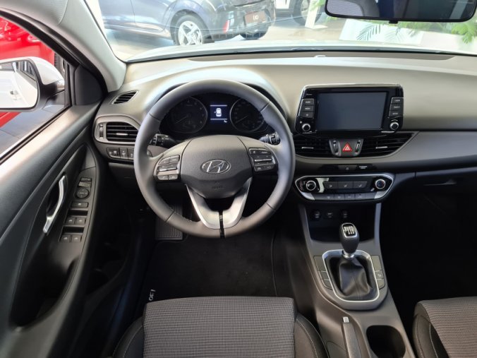 Hyundai i30, 1,0 T-GDI 88 kW MT, barva bílá