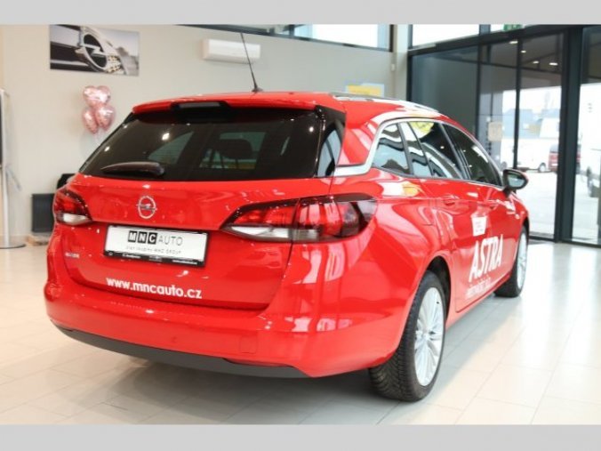 Opel Astra, ST Innovation 1.4T AT6, barva červená