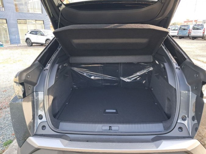 Peugeot 3008, Peugeot 3008 3008 GT Hybrid 145 e-DCS6, barva šedá