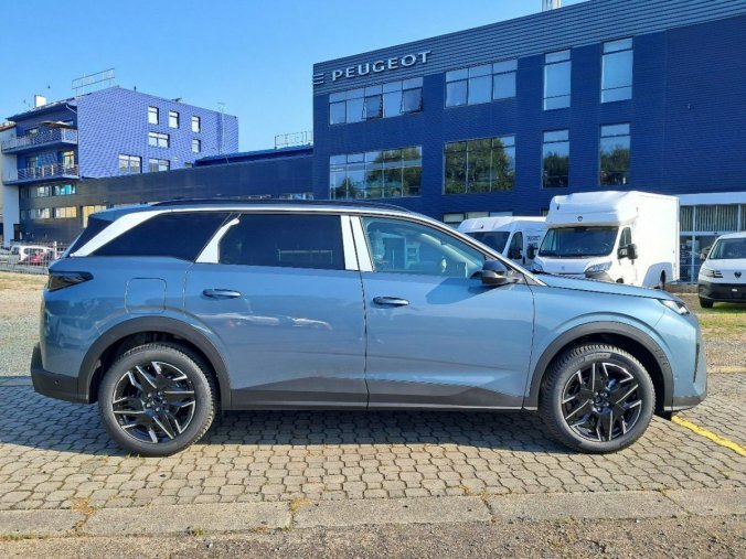 Peugeot 5008, Peugeot 5008 5008 ALLURE Hybrid 145 e-DCS6, barva modrá