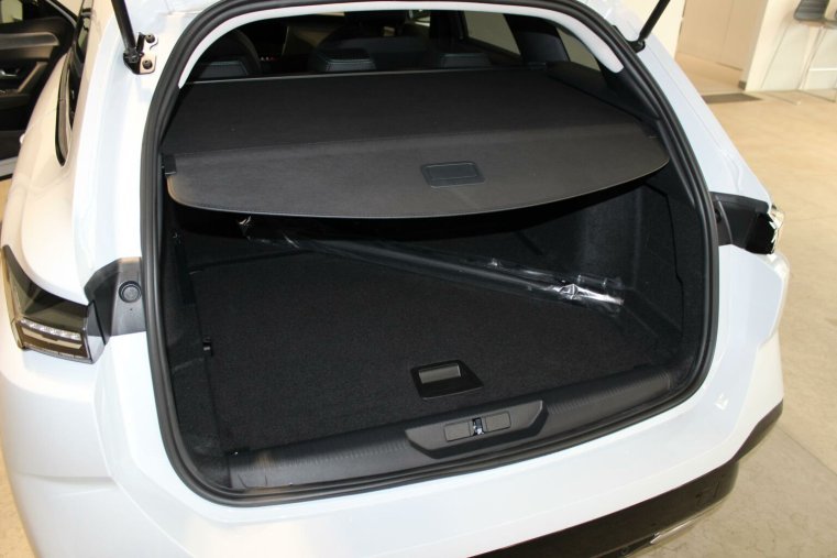 Peugeot 308, Peugeot 308 SW ALLURE Hybrid 136 e-DCS, barva bílá