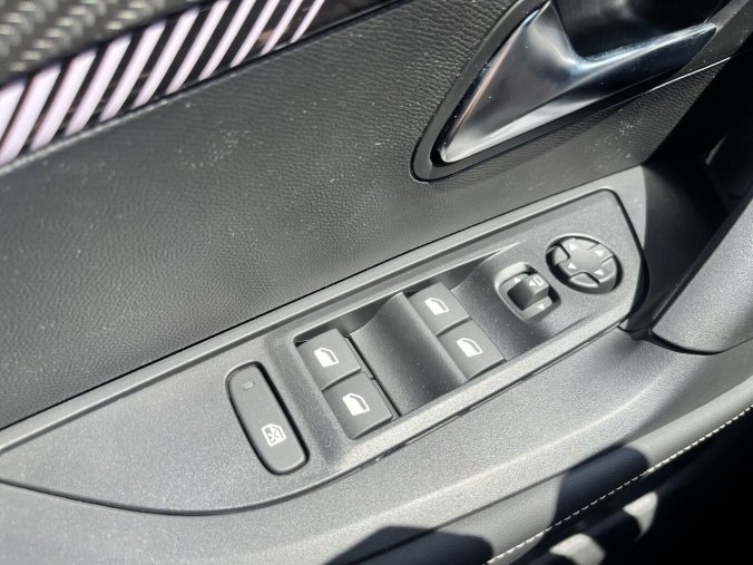 Peugeot 2008, Peugeot 2008 BUSINESS Turbo 100k MAN6, barva modrá