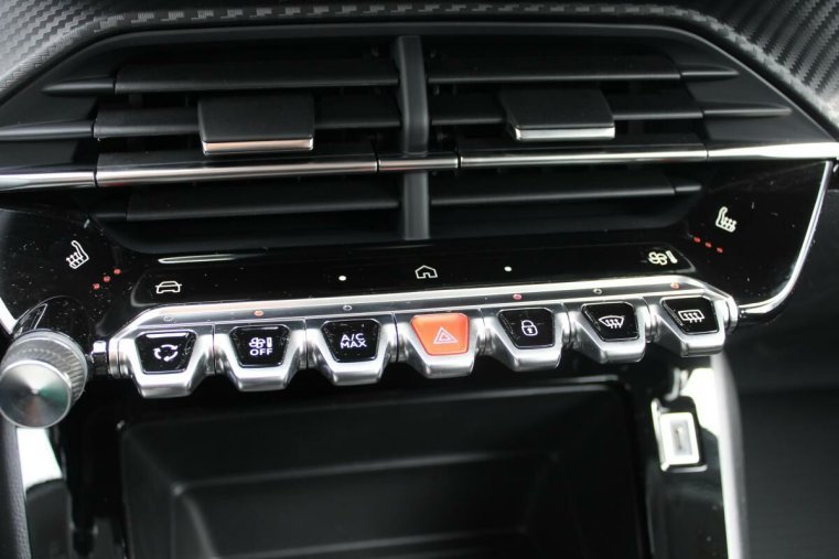 Peugeot 208, Peugeot 208 STYLE PureTech 100 S&S MAN6, barva zelená
