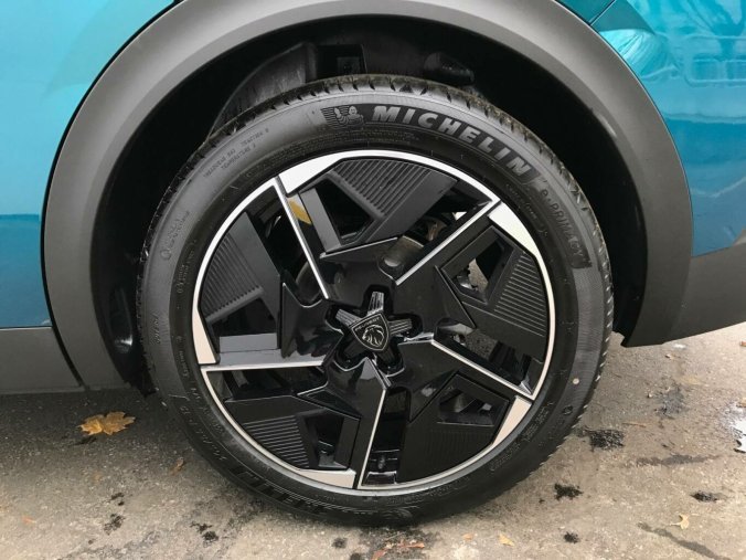Peugeot 408, Peugeot 408 GT Hybrid e-DCS6 1,2 PureTech, barva modrá