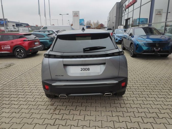 Peugeot 2008, Peugeot 2008 ALLURE 1.2 130k AUT8, barva stříbrná