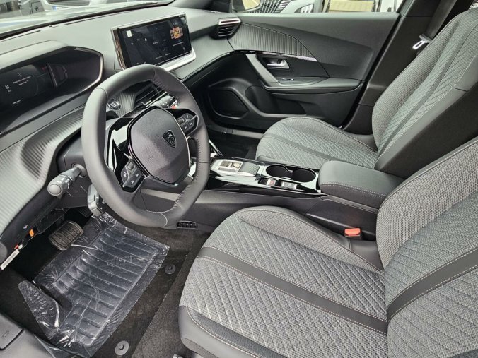 Peugeot 2008, Peugeot 2008 ALLURE Elektro 156k 54 kWh, barva šedá