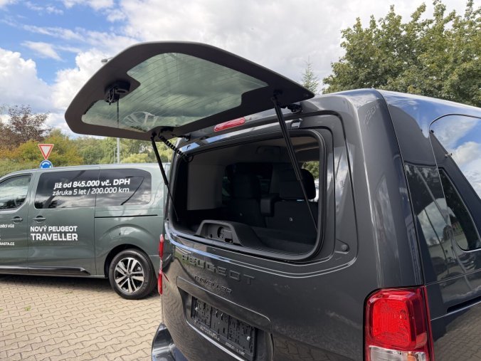 Peugeot Traveller, Peugeot Traveller Active L2 2.2 BlueHDi 150 MAN6, barva zelená