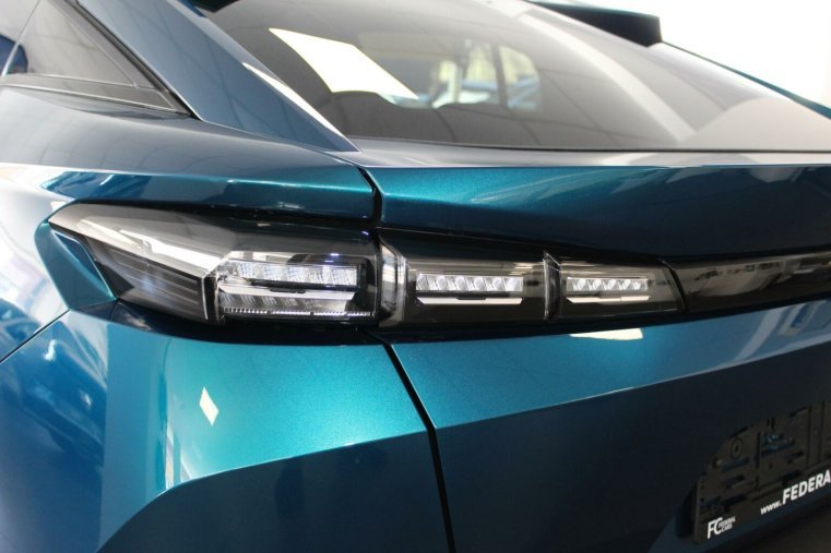 Peugeot 408, Peugeot 408 ALLURE Plug-in HYBRID 225 EAT, barva modrá