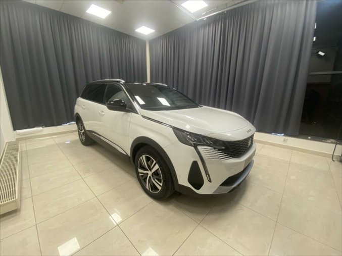 Peugeot 5008, Peugeot 5008 1,5   ALLURE PACK 130k EAT8, barva bílá