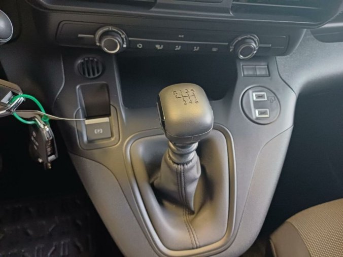 Peugeot Rifter, Peugeot Rifter LONG ACTIVE BlueHDi 100k, barva bílá