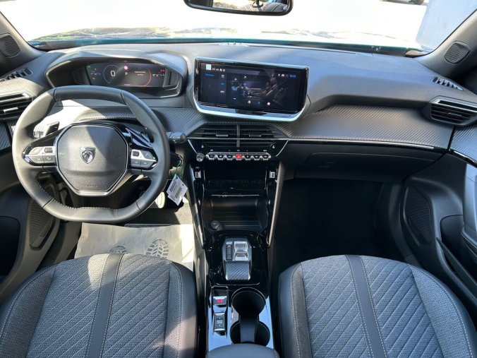 Peugeot 2008, Peugeot 2008 ALLURE Hybrid 145k e-DCS6, barva modrá
