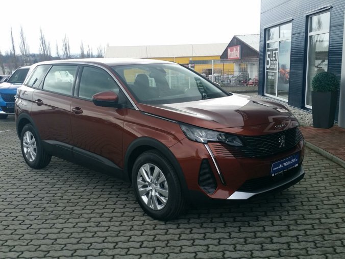 Peugeot 5008, Peugeot 5008 1,2 Active Pack 1,2 PT130k MAN6, barva hnědá