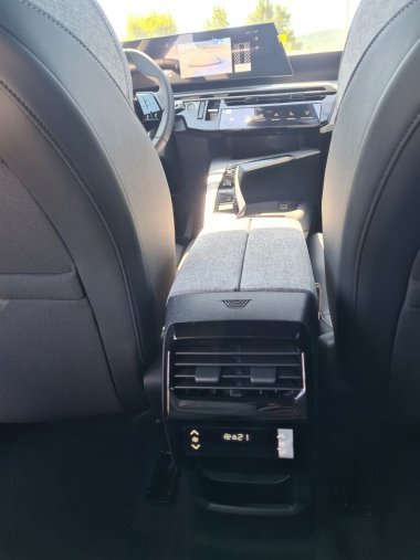 Peugeot 5008, Peugeot 5008 5008 ALLURE Hybrid 145 e-DCS6, barva modrá