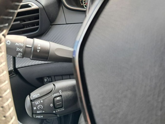 Peugeot 208, Peugeot 208 208 STYLE PureTech 100 S&S, barva bílá