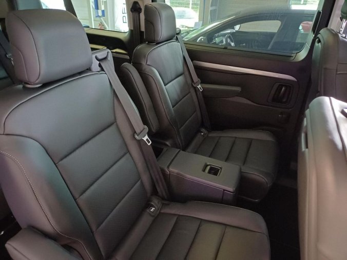 Peugeot Traveller, Peugeot Traveller ALLURE 2.2 BlueHDi 180k EAT8, barva šedá