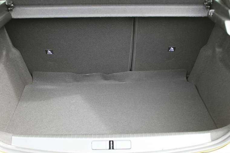 Peugeot 208, Peugeot 208 STYLE PureTech 100 S&S MAN6, barva zelená