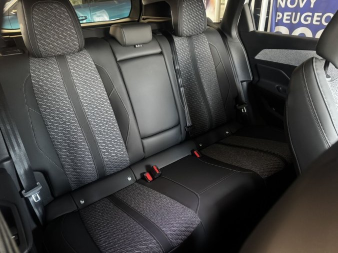 Peugeot 308, Peugeot 308 SW ALLURE Hybrid 145 e-DCS6, barva bílá