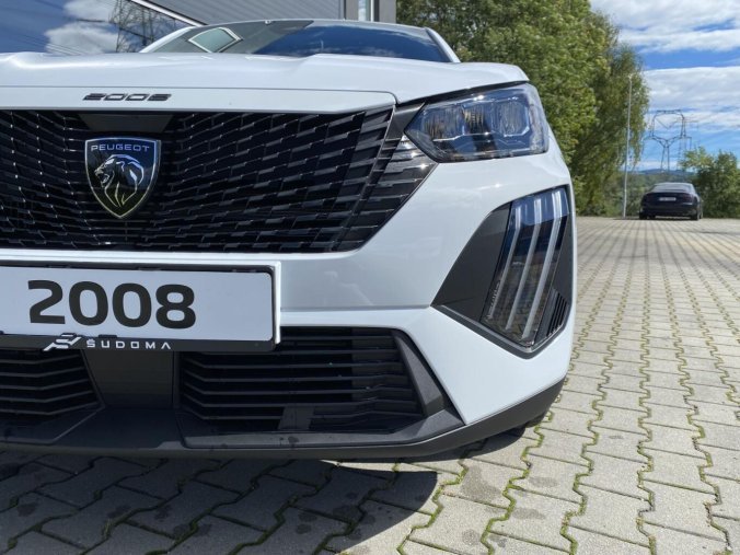 Peugeot 2008, Peugeot 2008 STYLE Hybrid 145 e-DCS6, barva bílá