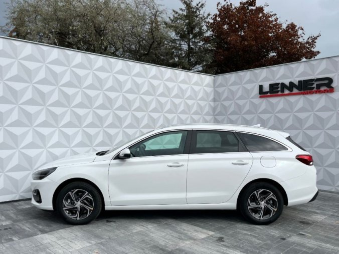 Hyundai i30, 1,5i 81 kW MT, barva bílá